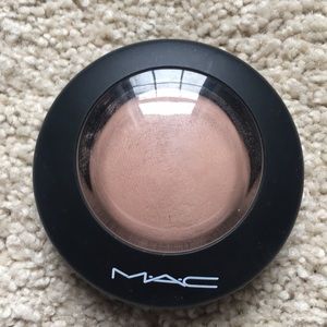 MAC mineralize blush in Cosmic Force